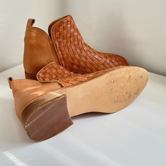 The Douglas Leather Weave Boots. - Picture 2 of 4